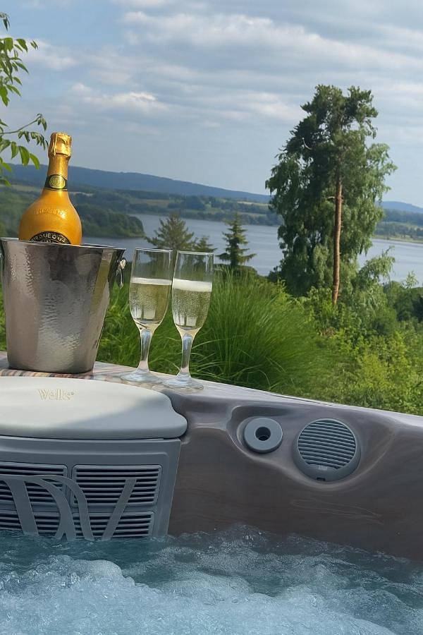 Ferienpark für 6 Personen, mit Whirlpool und Terrasse sowie Garten und Ausblick in Tschechien