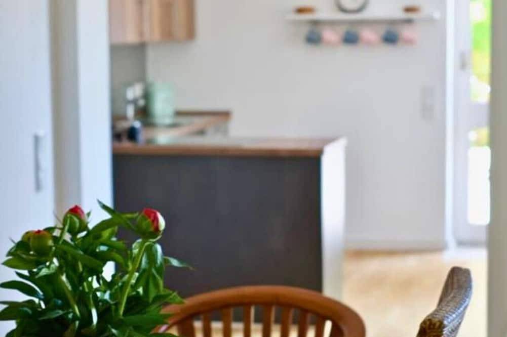 Ganze Wohnung, Schöne, helle Ferienwohnung mit Terasse in Utting, Ammersee