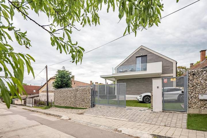 Villa für 19 Personen, mit Sauna und Whirlpool sowie Garten am Balaton - 2