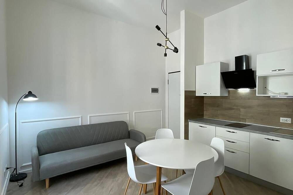 Entire apartment, Alice's House a stone's throw from the sea and the old town of Neptune in Nettuno, Rome Province