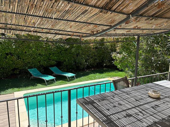 Location de vacances pour 6 personnes, avec jardin ainsi que piscine et jacuzzi à Uchaux - 2