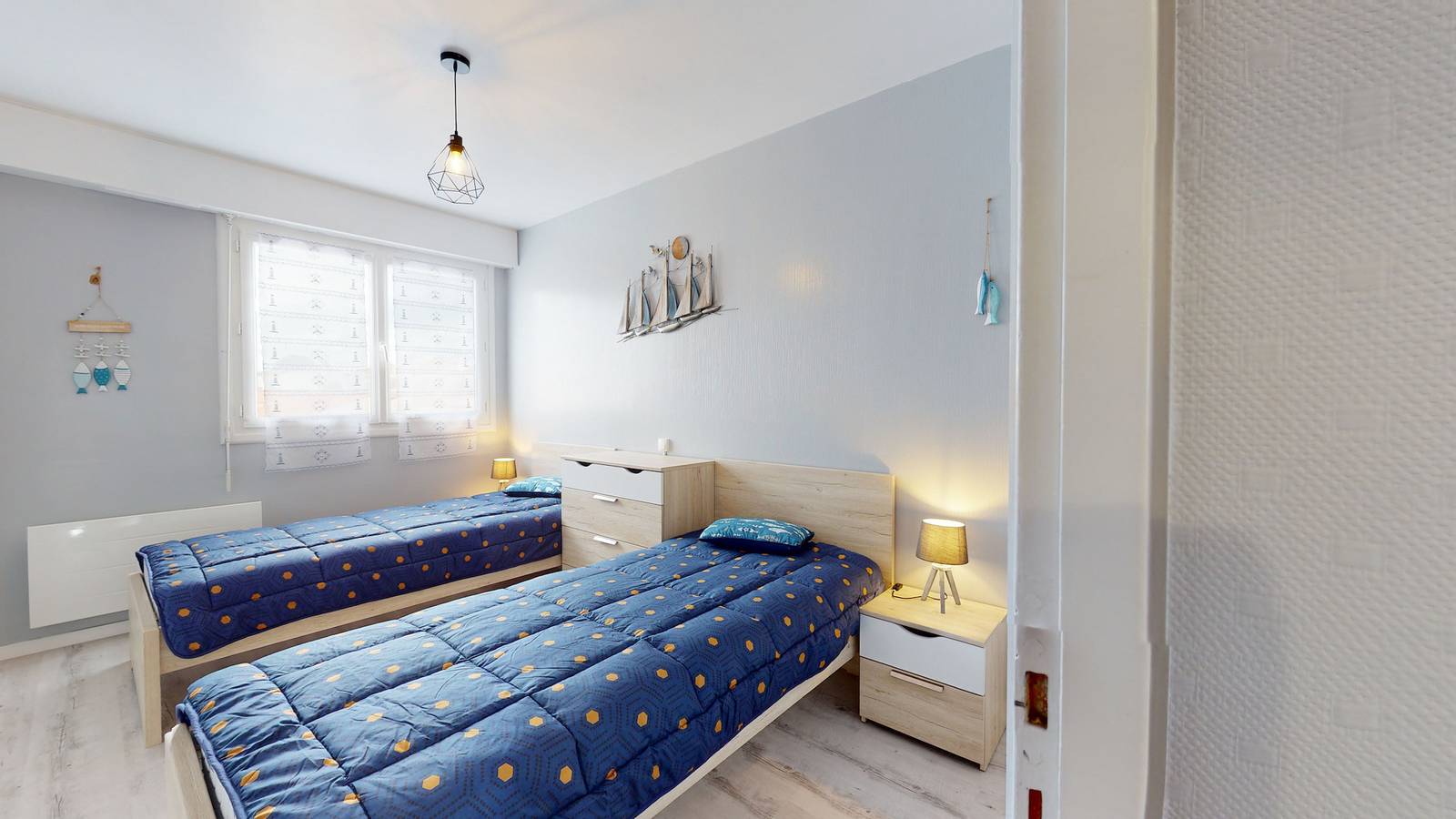 Entire apartment, Cabine du Capitaine - Appart Face Port + Ascenseur in Saint-Gilles-Croix-de-Vie, Loire Valley