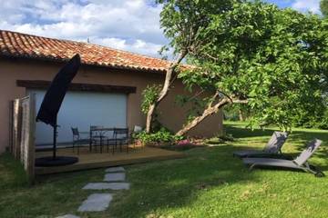 Agriturismo pour 4 personnes, avec piscine et jardin à Notre-Dame-de-Sanilhac