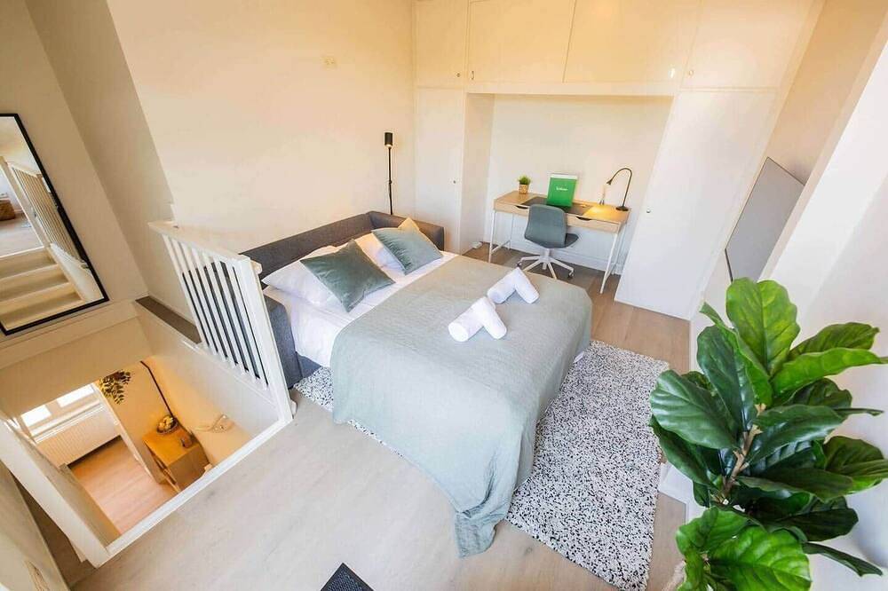 Entire apartment, Smart 50m2 One Bedroom apartment (Vw-140-C) in Eindhoven, North Brabant