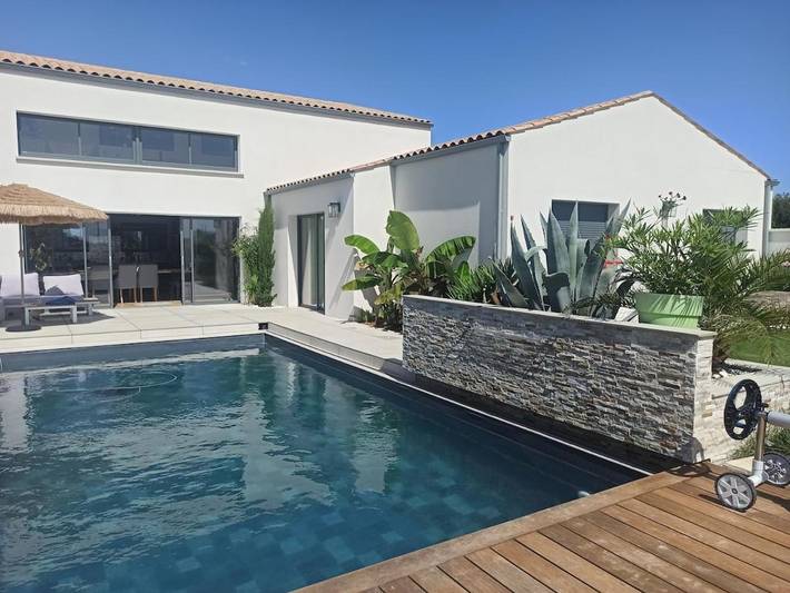 Location de vacances pour 10 personnes, avec jardin et piscine à Puilboreau - 3