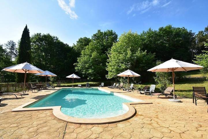 Location de vacances pour 6 personnes, avec Terrasse et Piscine à Saint-Cirq-Madelon