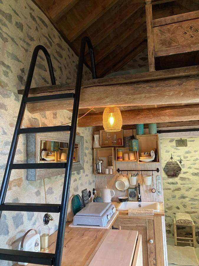 One-Bedroom House in Sériers, Neuvéglise-sur-Truyère