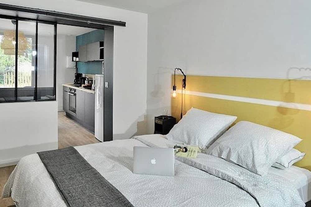 Entire apartment, Charming Apartment With Terrace In A Quiet Residence Near Jonzac Center in Jonzac, Jonzac region