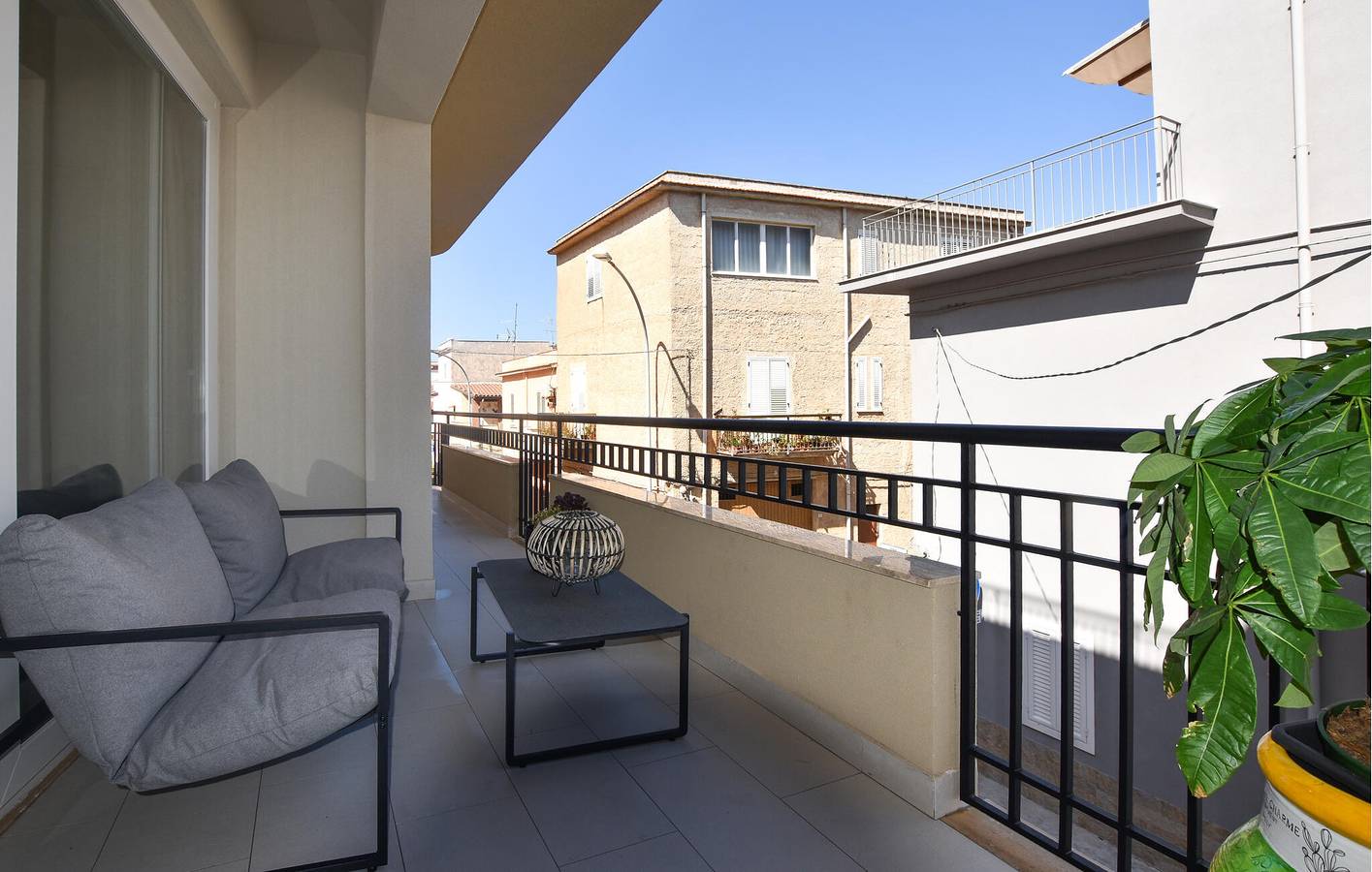 Ganze Ferienwohnung, Appartement mit Meerblick, Terrasse & WiFi | Nähe Strand & Essen in Trappeto, Palermo Provinz