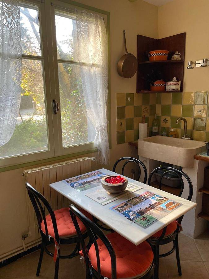 Location de vacances pour 2 personnes, avec Terrasse ainsi que Jardin et Piscine à Aigues-Vives - 3