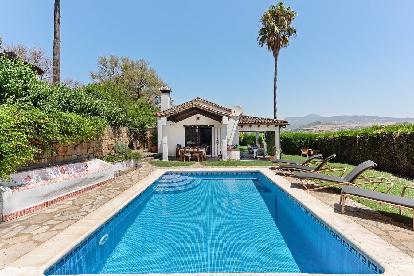 Landhaus „Villacaty“ mit Bergblick, Pool und Wlan in Jimena de la Frontera, Cádiz Provinz