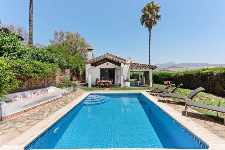 Villa Caty: Rural House with Mountain Views, Pool, and Wi-Fi in Jimena de la Frontera, Cádiz Province