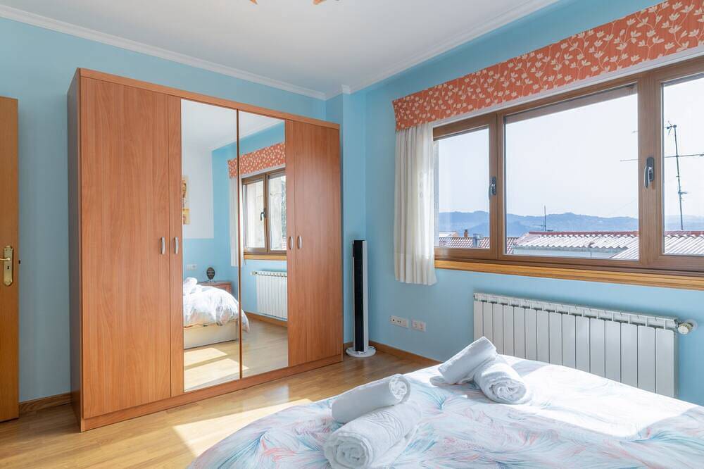 Entire apartment, Perla Azul Apartment with Sea Views, Near Moaña Port in Moaña, Rías Baixas