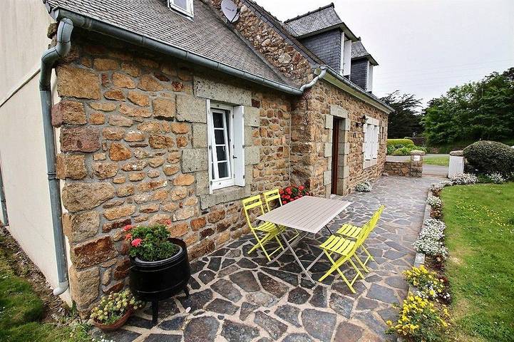 Au fer à cheval in Lézardrieux, Costa de granito rosa