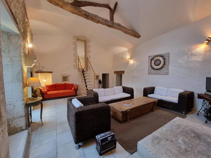 Location de vacances pour 6 personnes, avec Terrasse ainsi que Jardin et Vue à Roullet-Saint-Estèphe