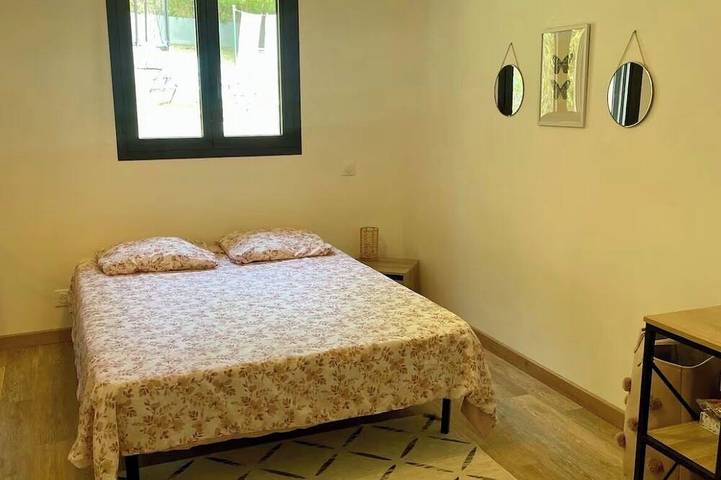 Large family home near the canal in Agen in Agén, Quercy
