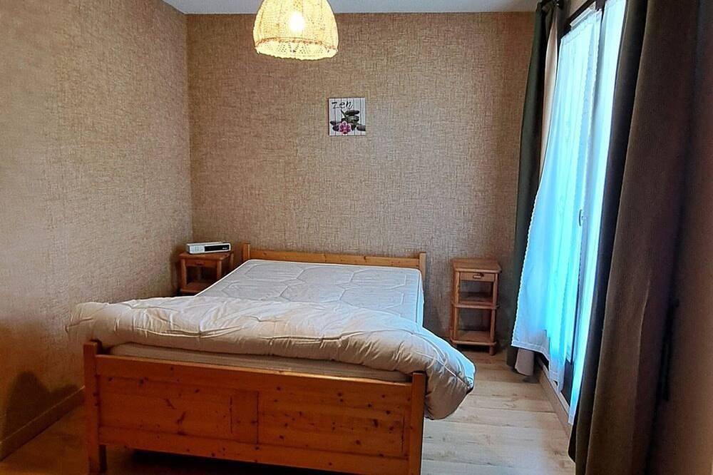 Geheel appartement, Comfortable T2 with balcony and parking in Jausiers in Jausiers, Nationaal park Mercantour