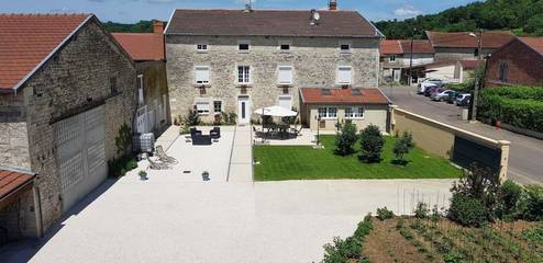 Gîte pour 2 personnes, avec terrasse et jardin à Chamouilley