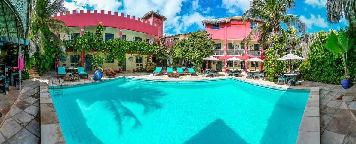 Pousadas para 2 pessoas, com jardim e piscina e ainda terraço and vista, com animais de estimação em Aracati