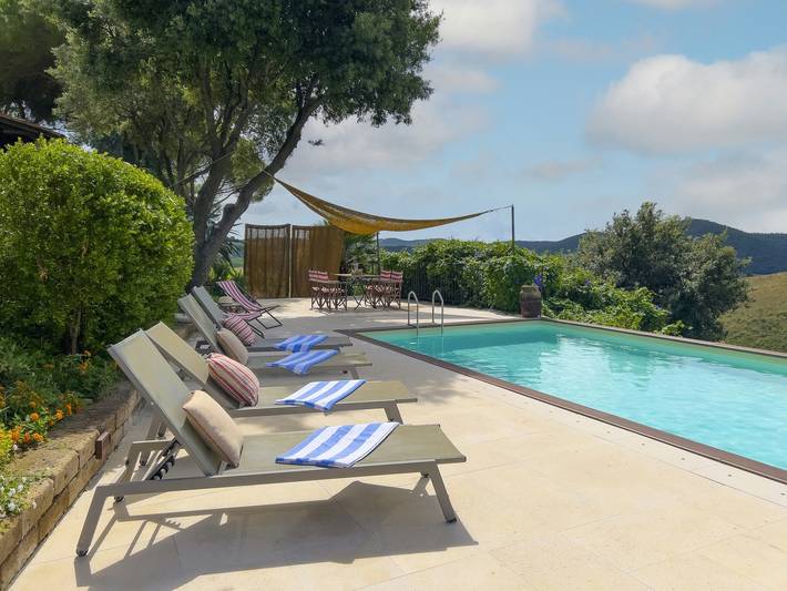 Casa vacanza per 10 persone, con giardino, adatto a famiglie con bambini a Magliano in Toscana