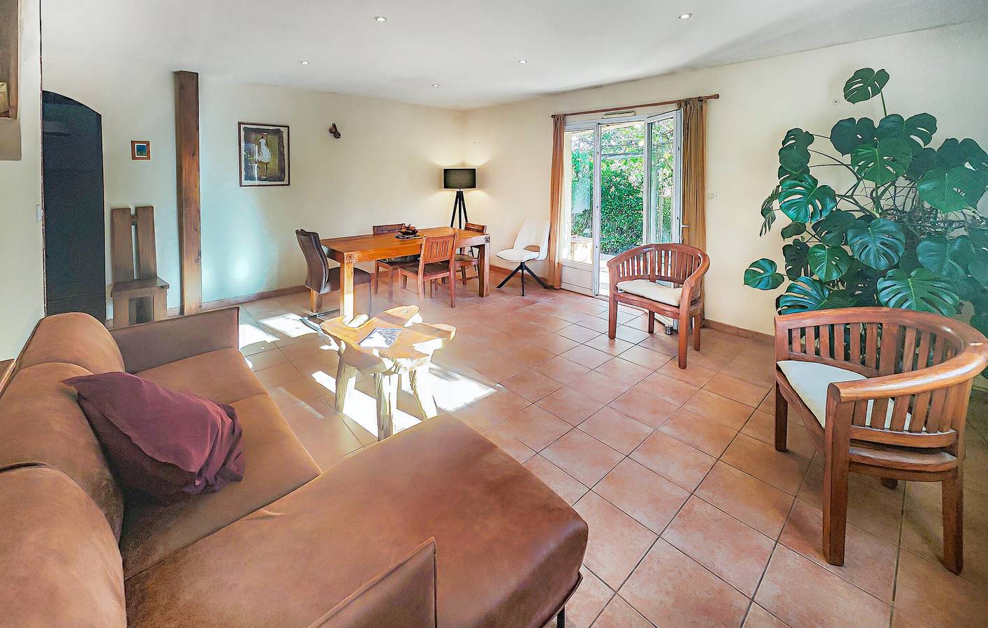 Acogedor apartamento cerca del centro de la ciudad con WiFi y aparcamiento in Montbazin, Côte d'Améthyste