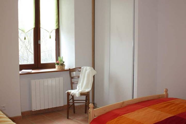 Location de vacances pour 6 personnes, avec terrasse et jardin à Saint-Victor-la-Rivière - 2