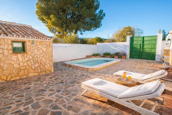 Apartamento para 10 personas, con Terraza y Jardín además de Piscina y Vistas en Fuente de Piedra