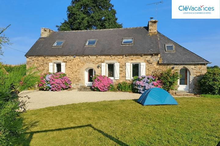 Location de vacances pour 6 personnes, avec jardin à Runan