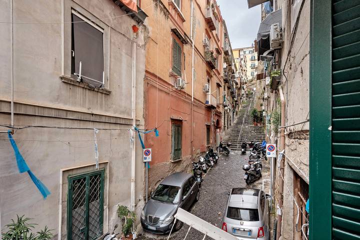 Apartamento entero, Apartamento 'Deliziosa Casetta A Napoli' con balcón, Wi-Fi y aire acondicionado in Nápoles, Provincia de Nápoles