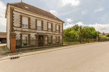 Gîte pour 9 personnes, avec terrasse dans Chamoy