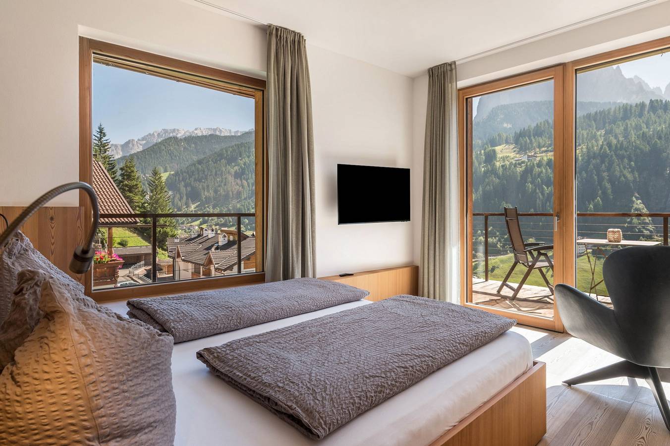 Ganze Wohnung, Vista Dolomites Ferienwohnung "Liberty" mit Bergblick, Balkon und Wlan in St. Christina in Gröden, Dolomiti Superski