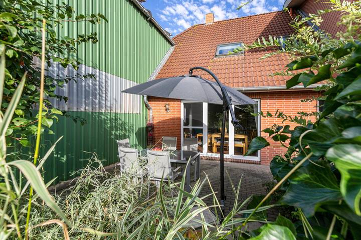 Ganze Wohnung, 'Ferienhof Anke Thiede' mit Privatterrasse, Gemeinschaftsgarten und Wi-Fi in Lehe, Halbinsel Eiderstedt