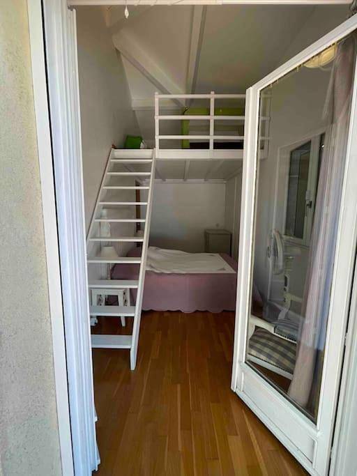 Villa pour 12 personnes, avec jardin ainsi que vue et piscine, animaux acceptés à Ollioules - 4