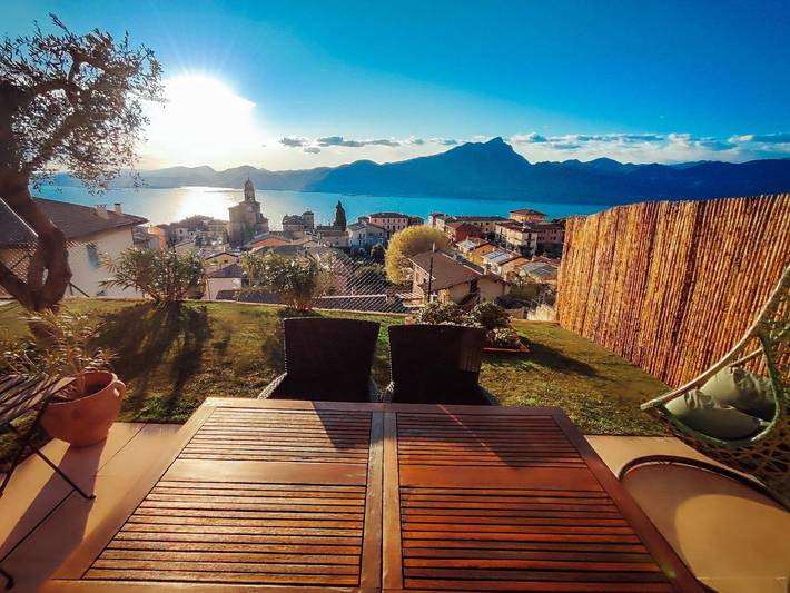 Ferienwohnung für 4 Personen, mit Seeblick und Garten in Torri del Benaco