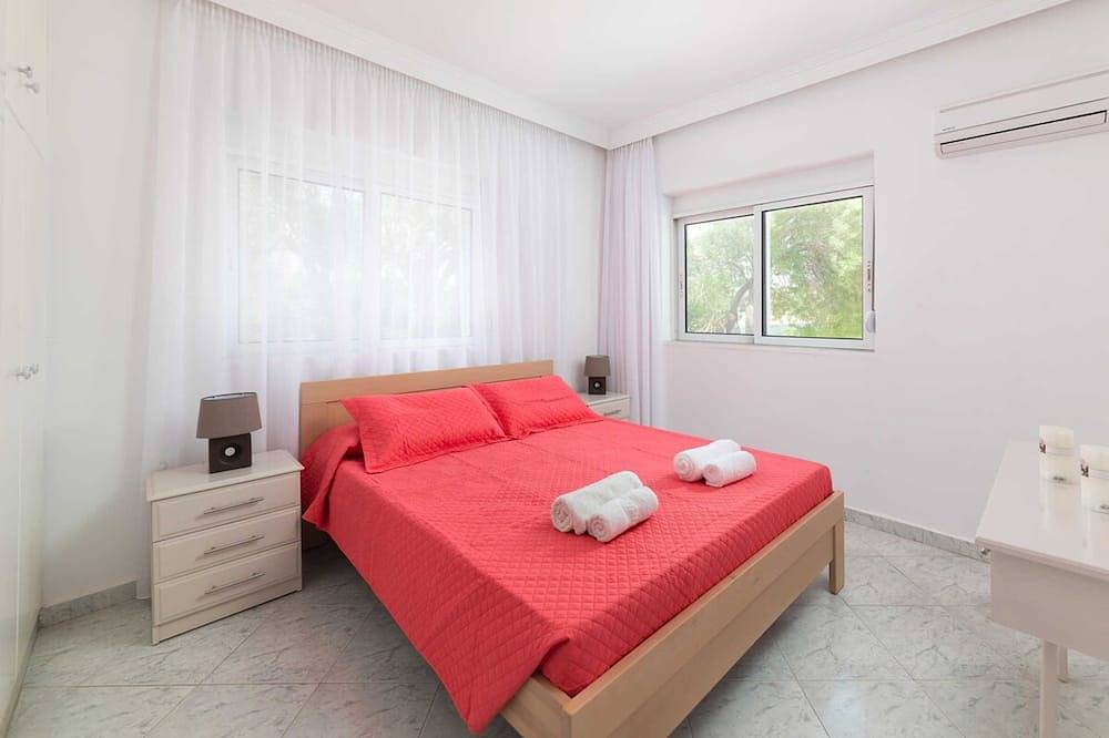 The  Cottage South  Escape  with beach front pool in Plimmyri, Rhodes