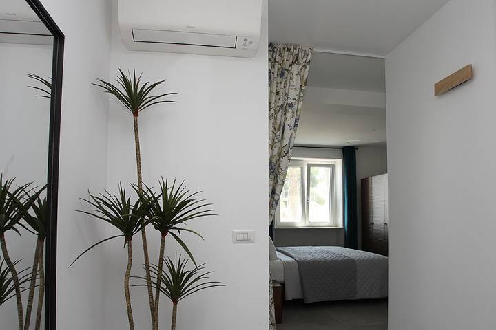 Ferienwohnung für 4 Personen, mit Ausblick und Pool sowie Terrasse und Garten in Fermo - 2
