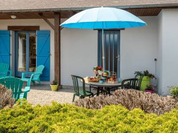 Location de vacances pour 8 personnes, avec jardin à Hauteville-sur-Mer