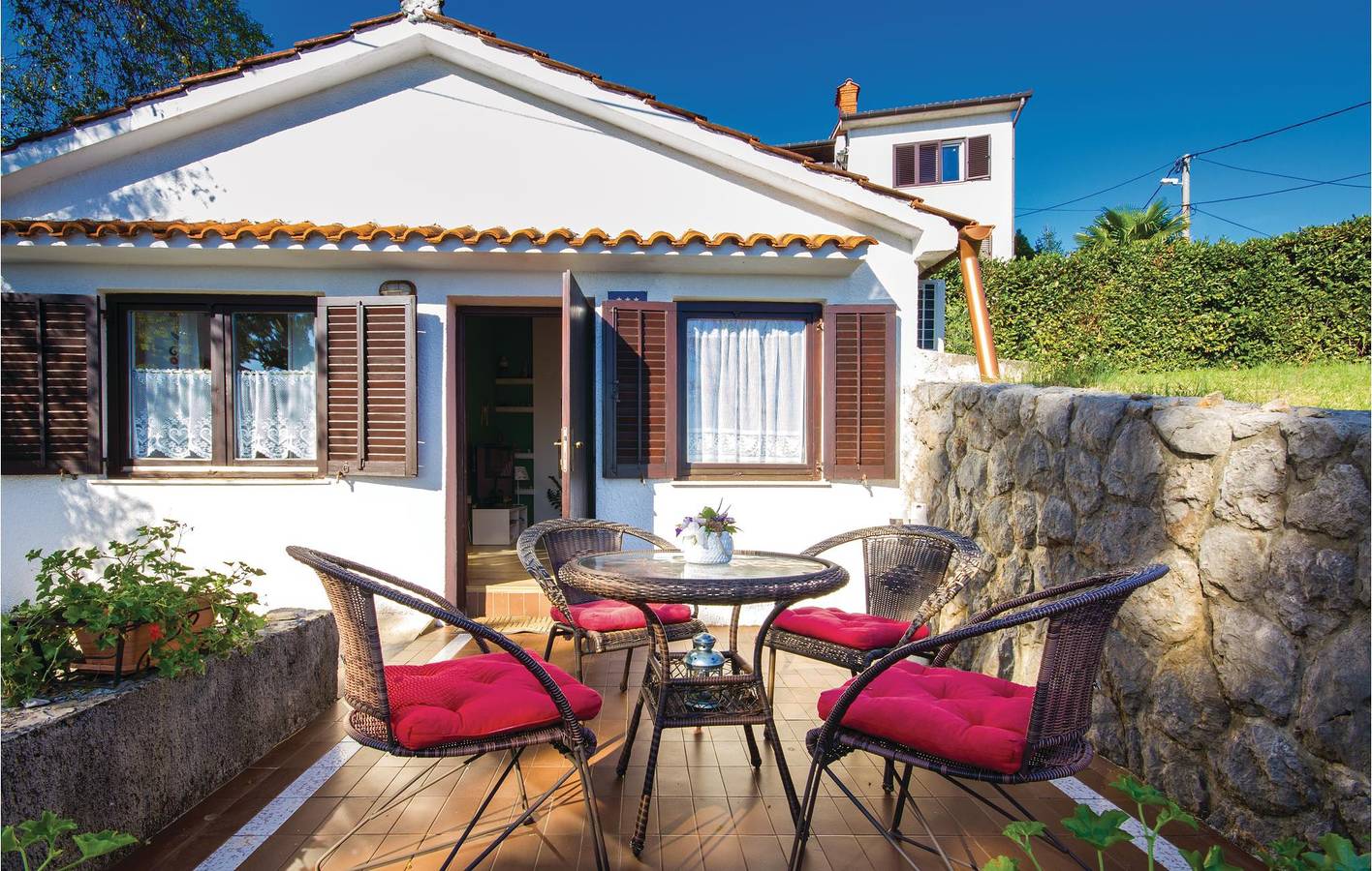 Charmantes Apartment mit Meerblick, Terrasse, Parkplatz und WLAN in Strandnähe in Opatija Riviera