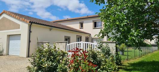 Gîte pour 2 personnes, avec jardin à Montamisé