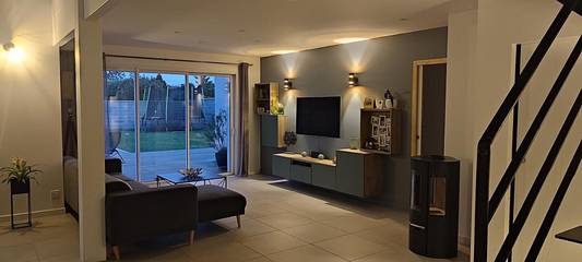 Location de vacances pour 19 personnes, avec jardin ainsi que terrasse et piscine, animaux acceptés à Ayguemorte-les-Graves