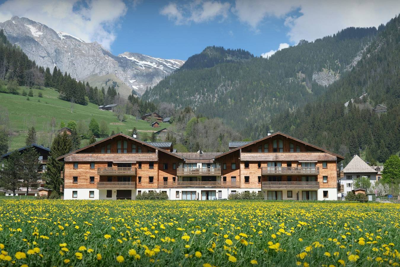 Ganze Wohnung, Family apartment for 8 with hot tub and large terrace - Ovo Network in La Chapelle-d'Abondance, Les Portes du Soleil