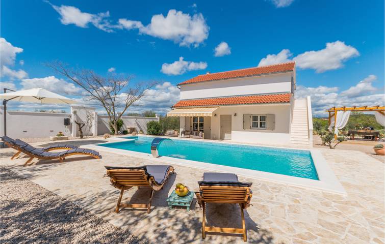 Ferienhaus für 8 Personen in Općina Polača