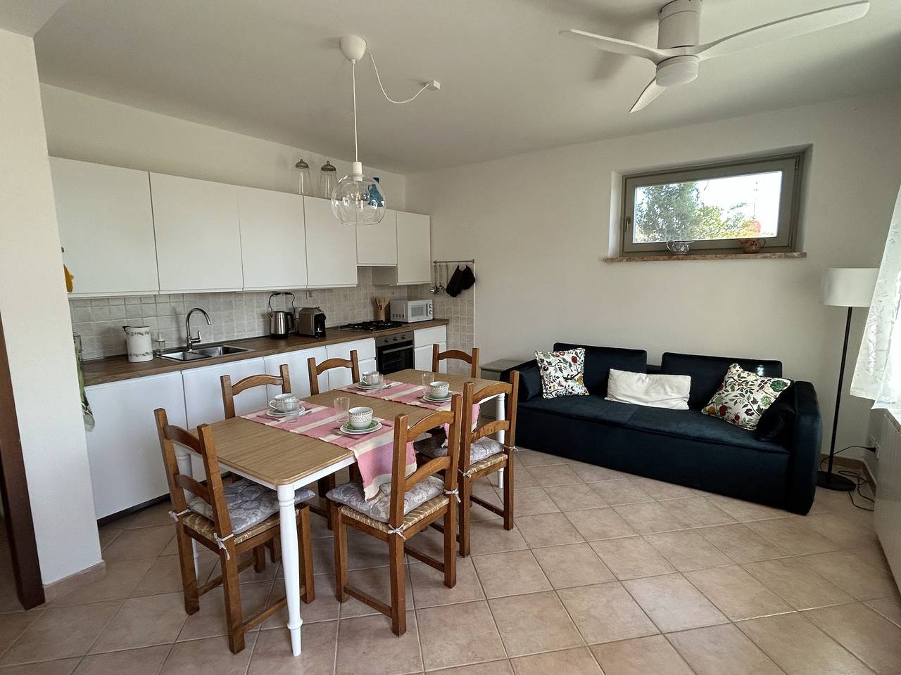 Entire apartment, Apartment 'La Balena Rosa' with Private Terrace and Wi-Fi in Bagni San Filippo, Castiglione d'Orcia region