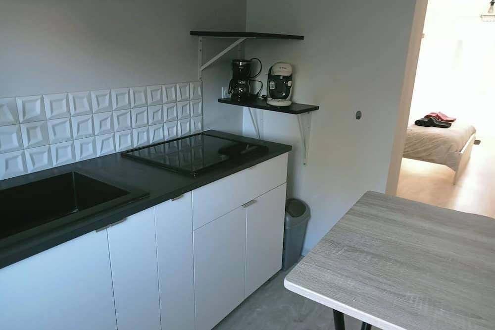 Entire apartment, Getaway in Fontvieille, Arles region