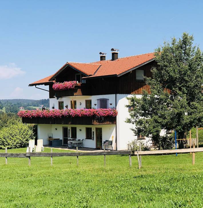 Ferienwohnung für 4 Personen, mit Balkon und Terrasse sowie Garten im Oberallgäu