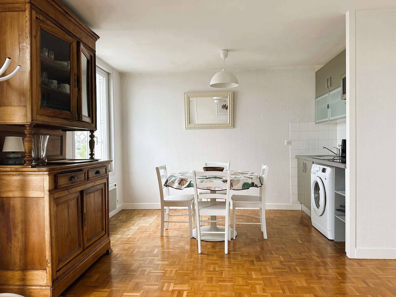 Appartement entier, La Forêt-Fouesnant, appartement rénové pour 2, accès direct plage in La Forêt-Fouesnant, Côte de Cornouaille