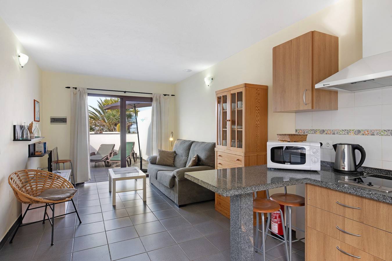Ganze Wohnung, Ferienwohnung 'Moijama 1' mit Gemeinschaftspool, privater Terrasse und Wlan in Puerto Naos, Los Llanos de Aridane