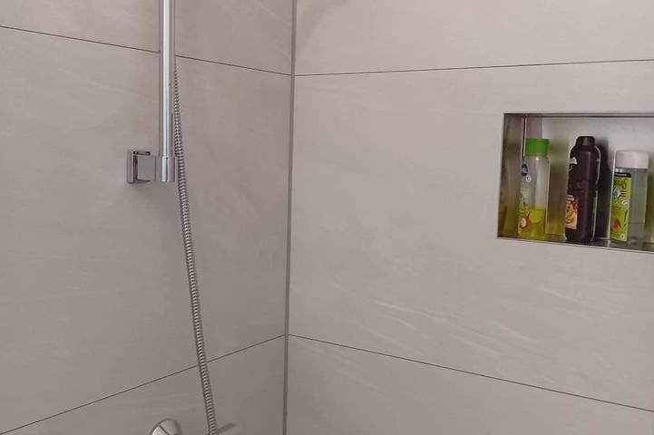 Entire apartment, Renovated T3, rated 3*, heated pool 300m from the spa. in Montbrun-les-Bains, Nyons region
