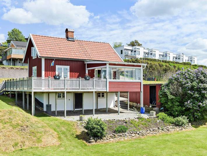 Feriehus for 6 personer, med Balkong og Terrasse i tillegg til Hage i Syd-Sverige