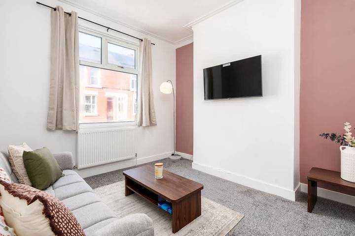 Holiday rental for 7 people, with garden in Doncaster